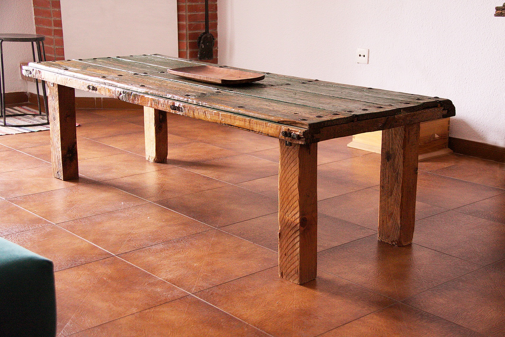 Mesa roja y verde 1