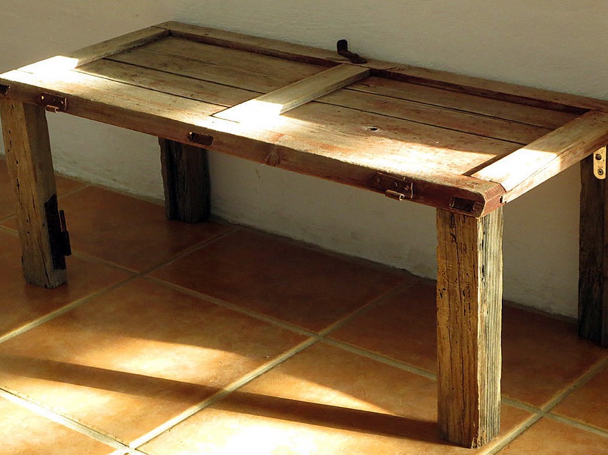 Mesa auxiliar contraventana
