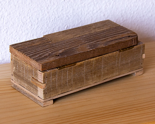 Caja doble pirámide