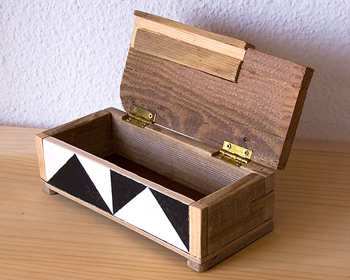 Caja doble pirámide