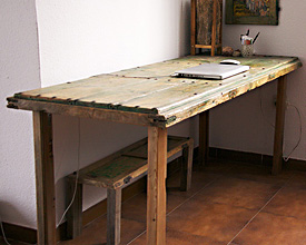 Mesa roja y verde 2