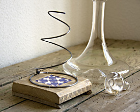 Wine decanter support 2